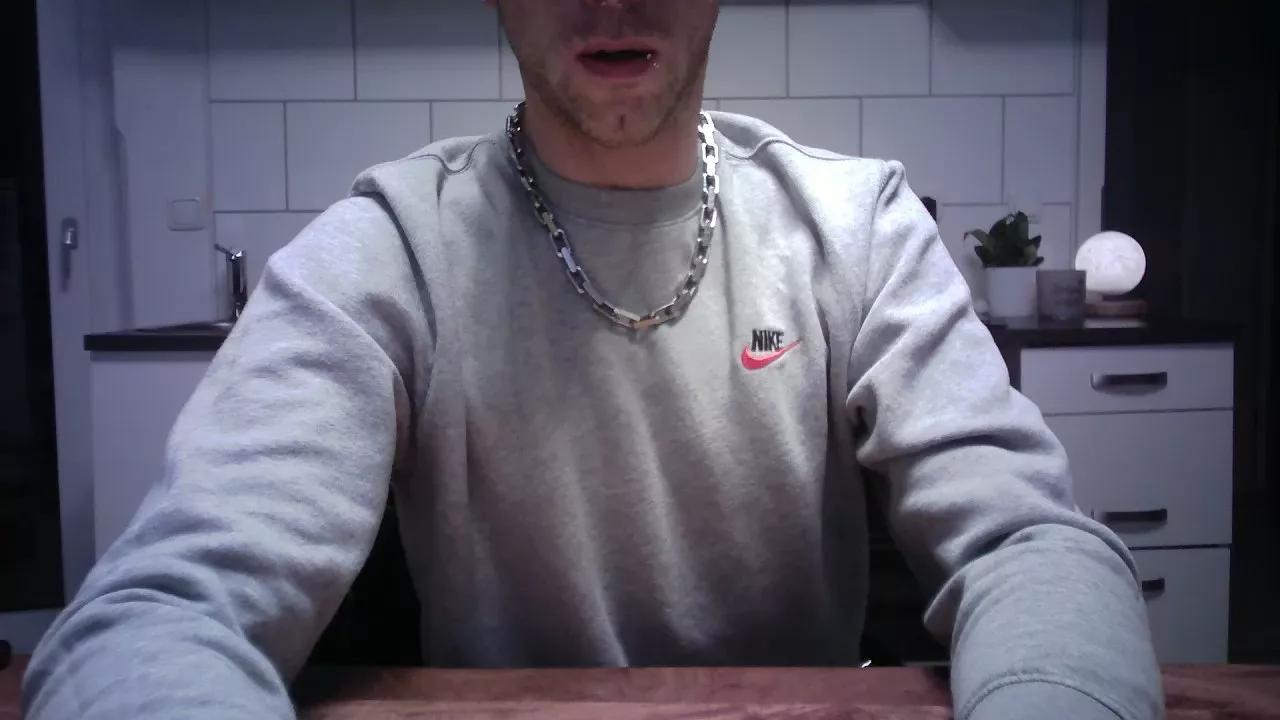 MrGeiZ2512 on Cam4 