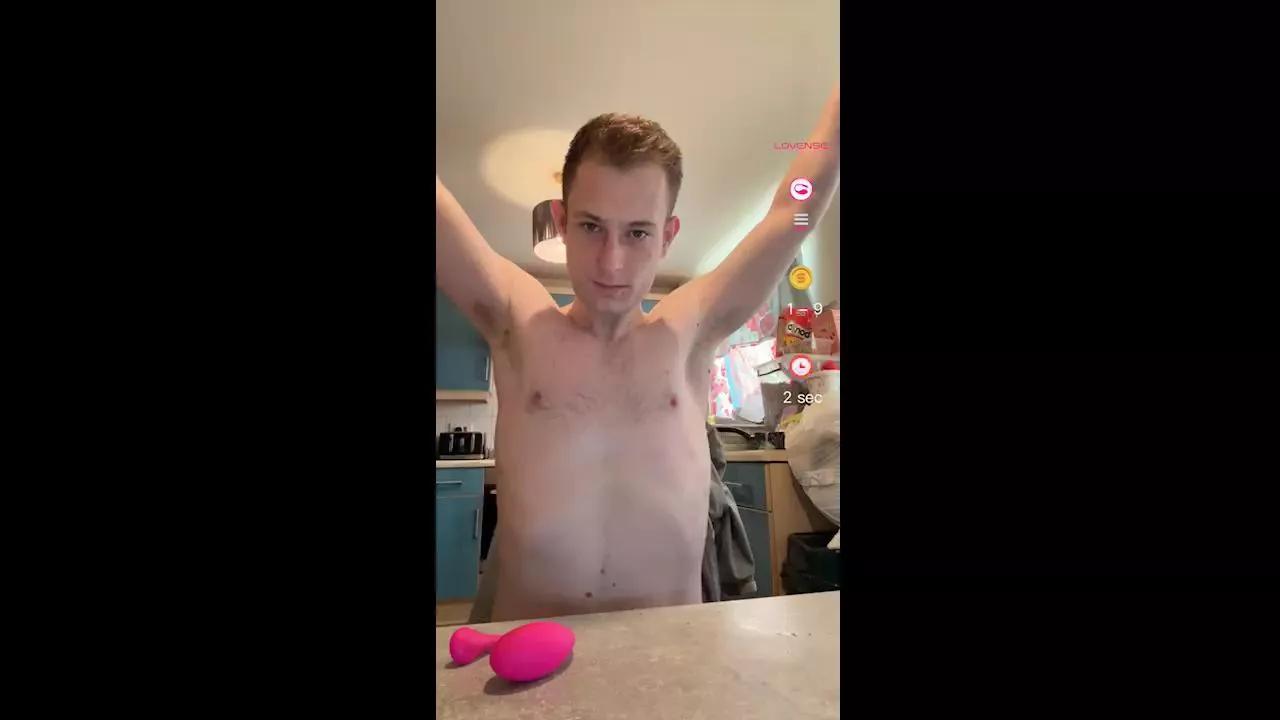 Naughtyvirgin22 on Cam4 