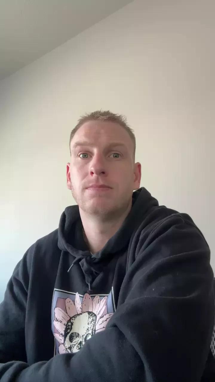 NeilCage66 on Cam4 