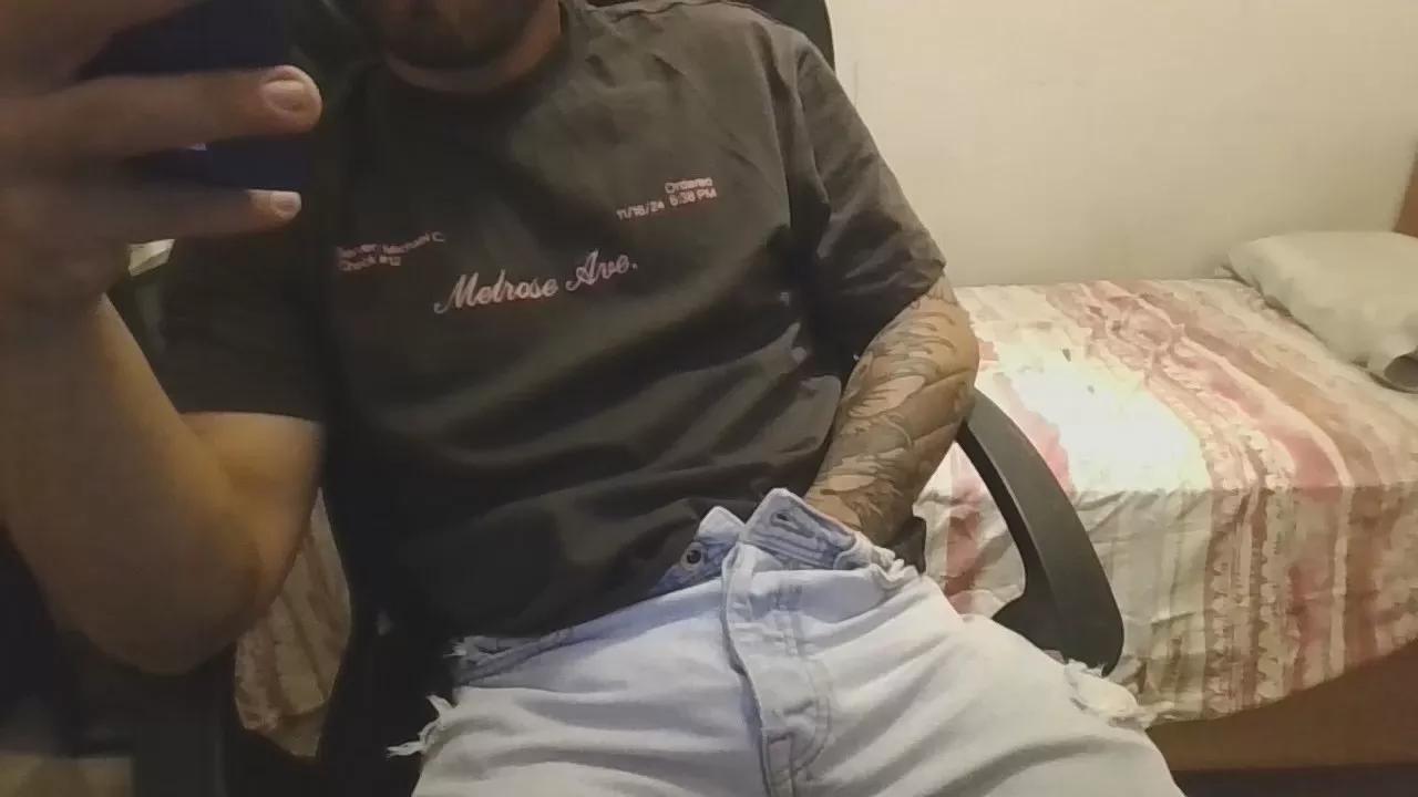 NerdwithbigD on Cam4 