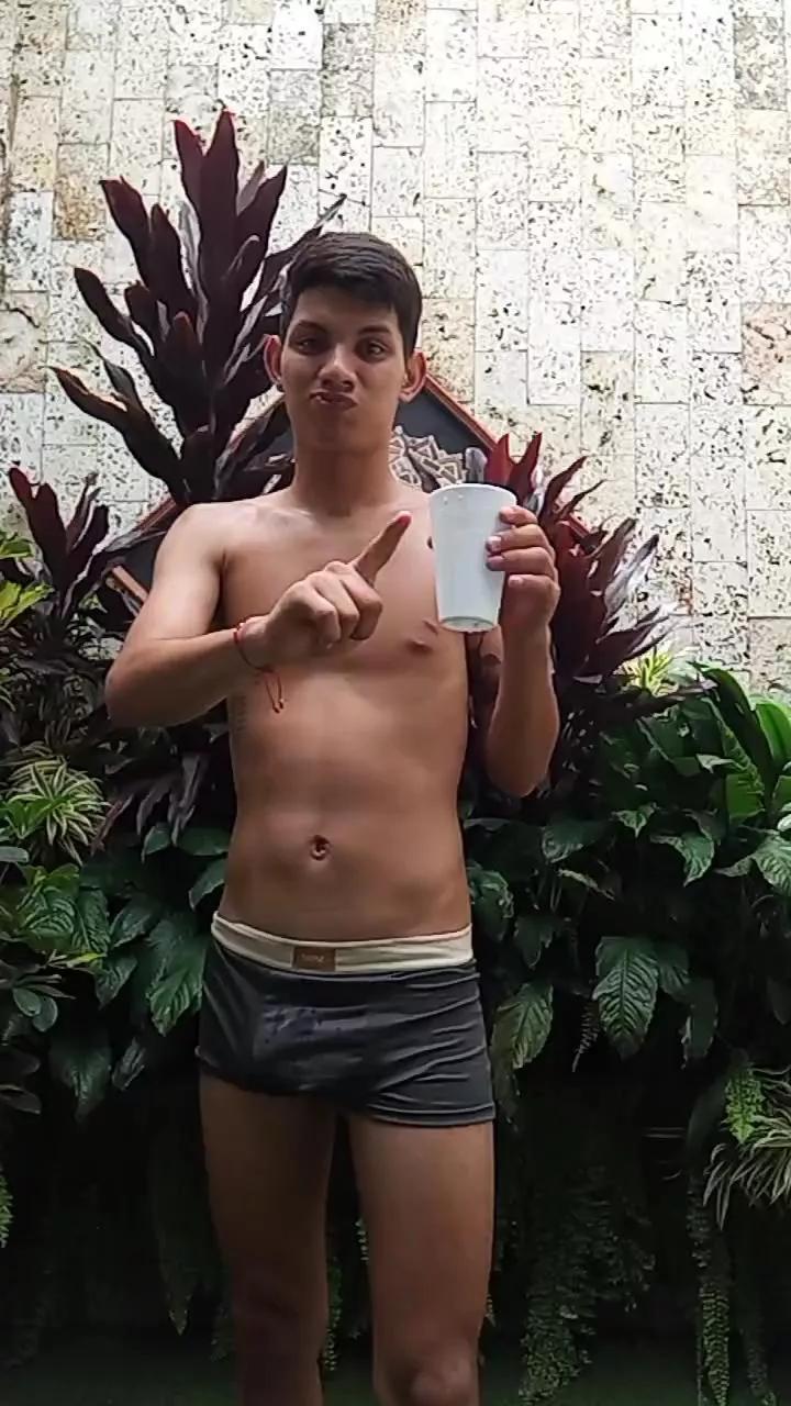 NICKY_MAXIMOF on Cam4 