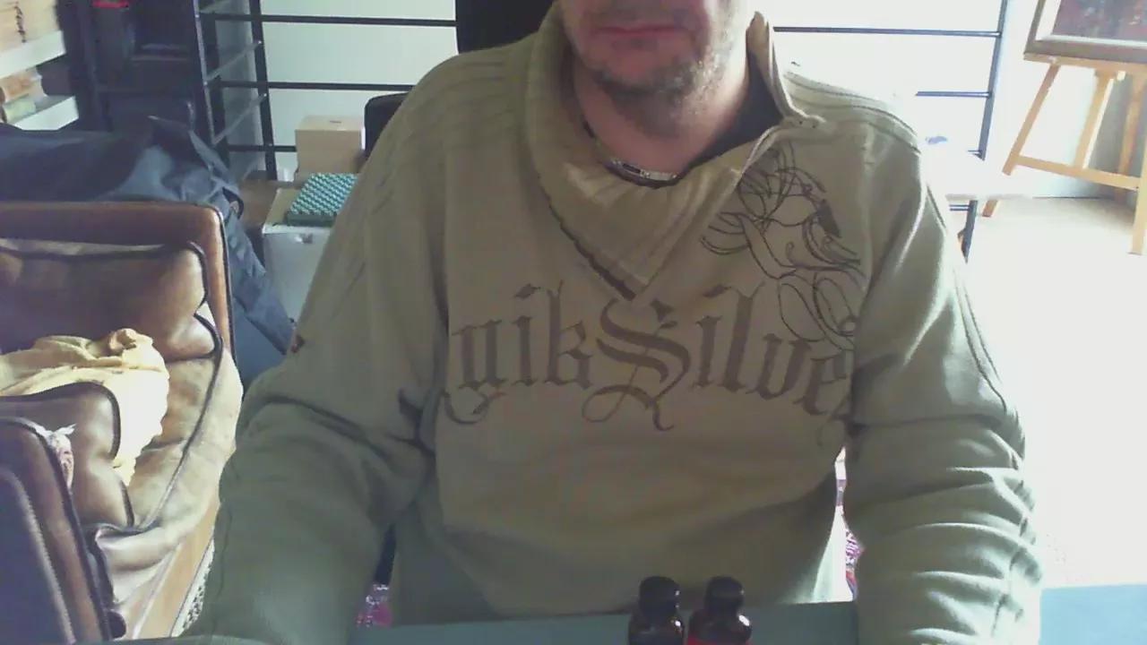 parisbtm92 on Cam4 