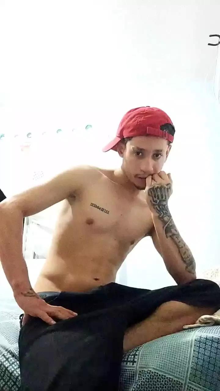 Paulophz00 on Cam4 