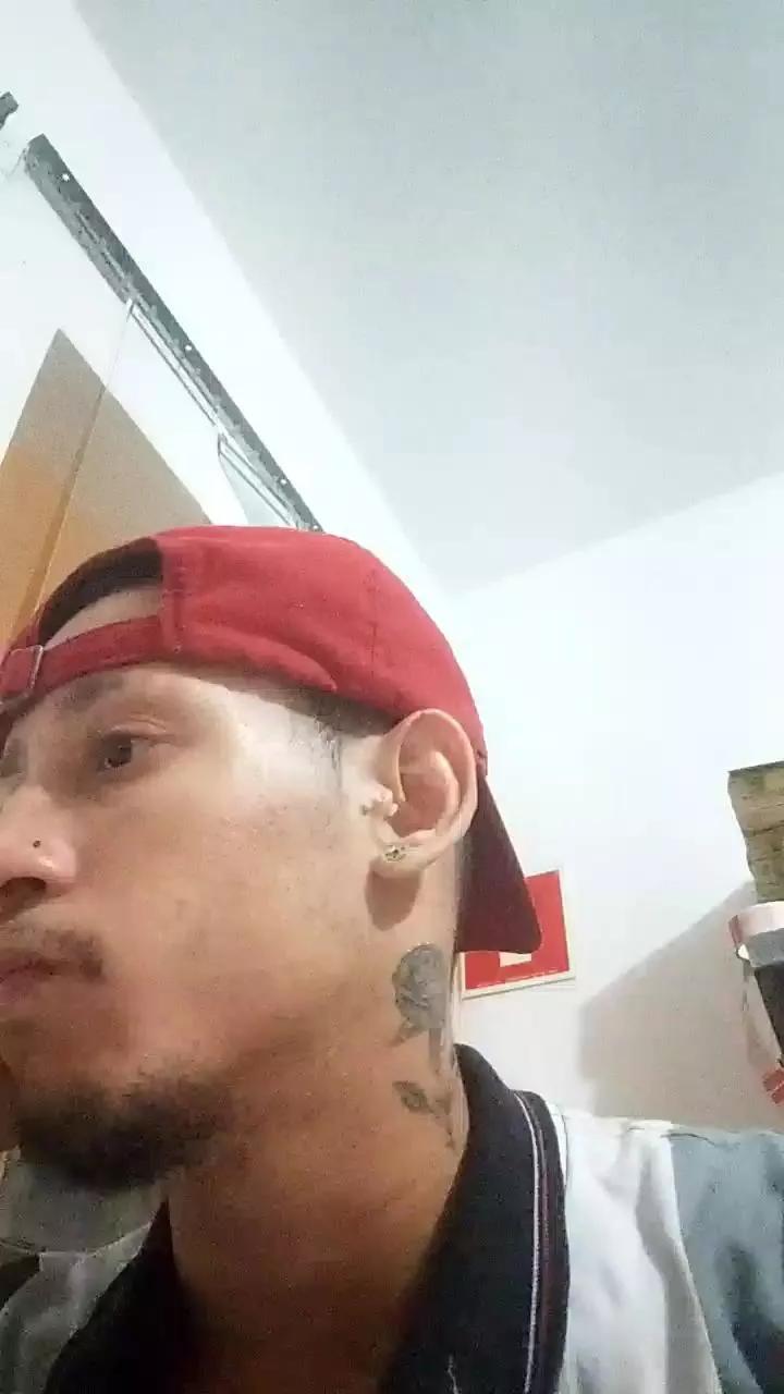 Paulophz00 on Cam4 