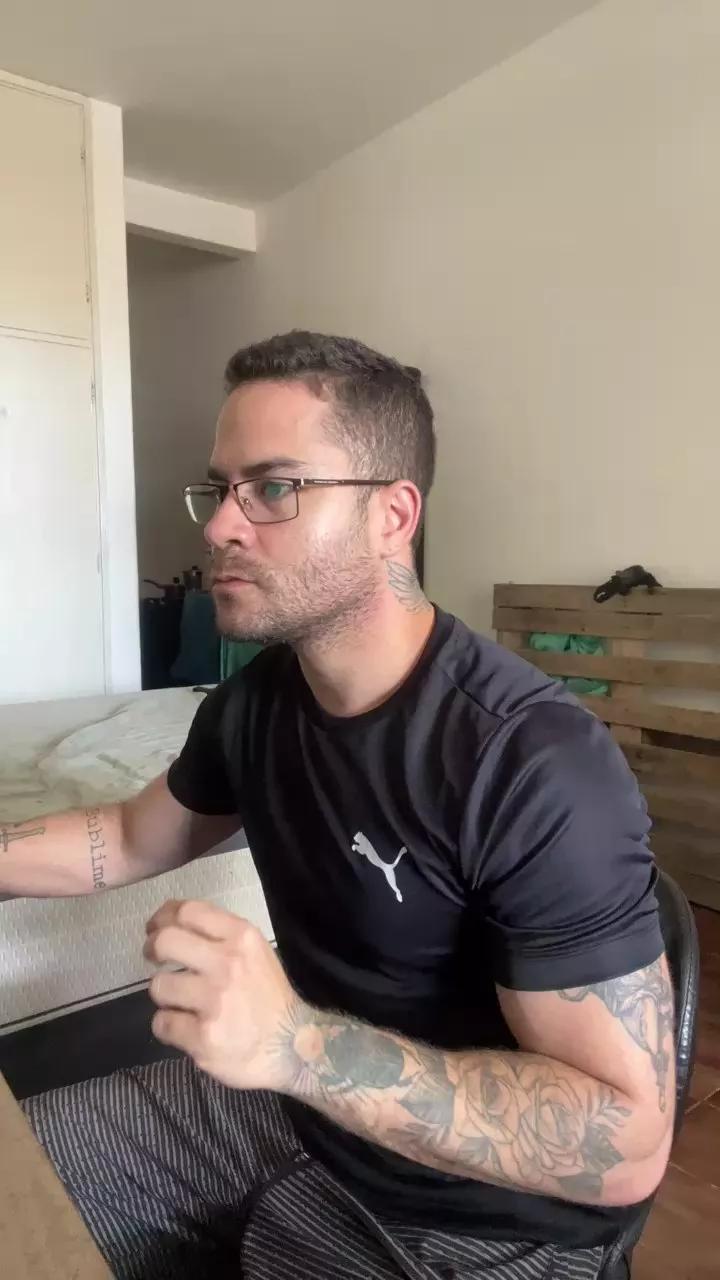 pedro5946 on Cam4 
