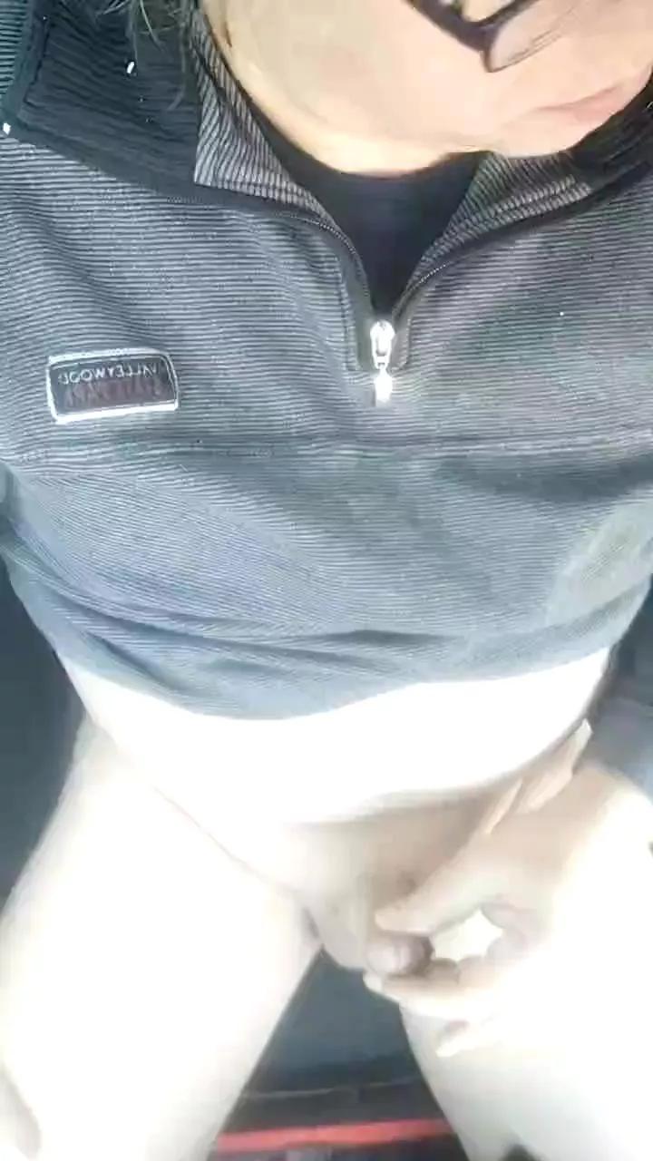 pegg_cunilingus on Cam4 