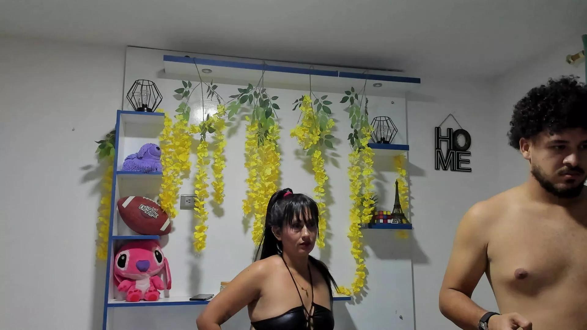perlasexyhot_ on Cam4 