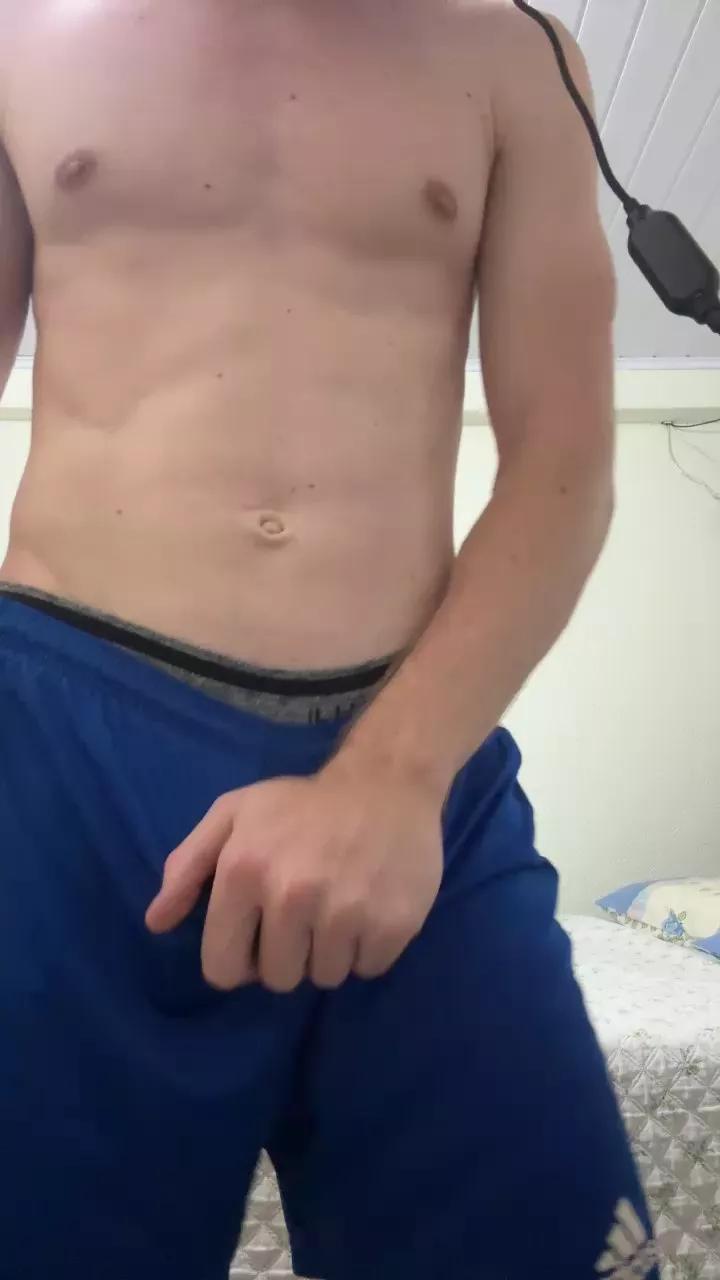 pika_red on Cam4 