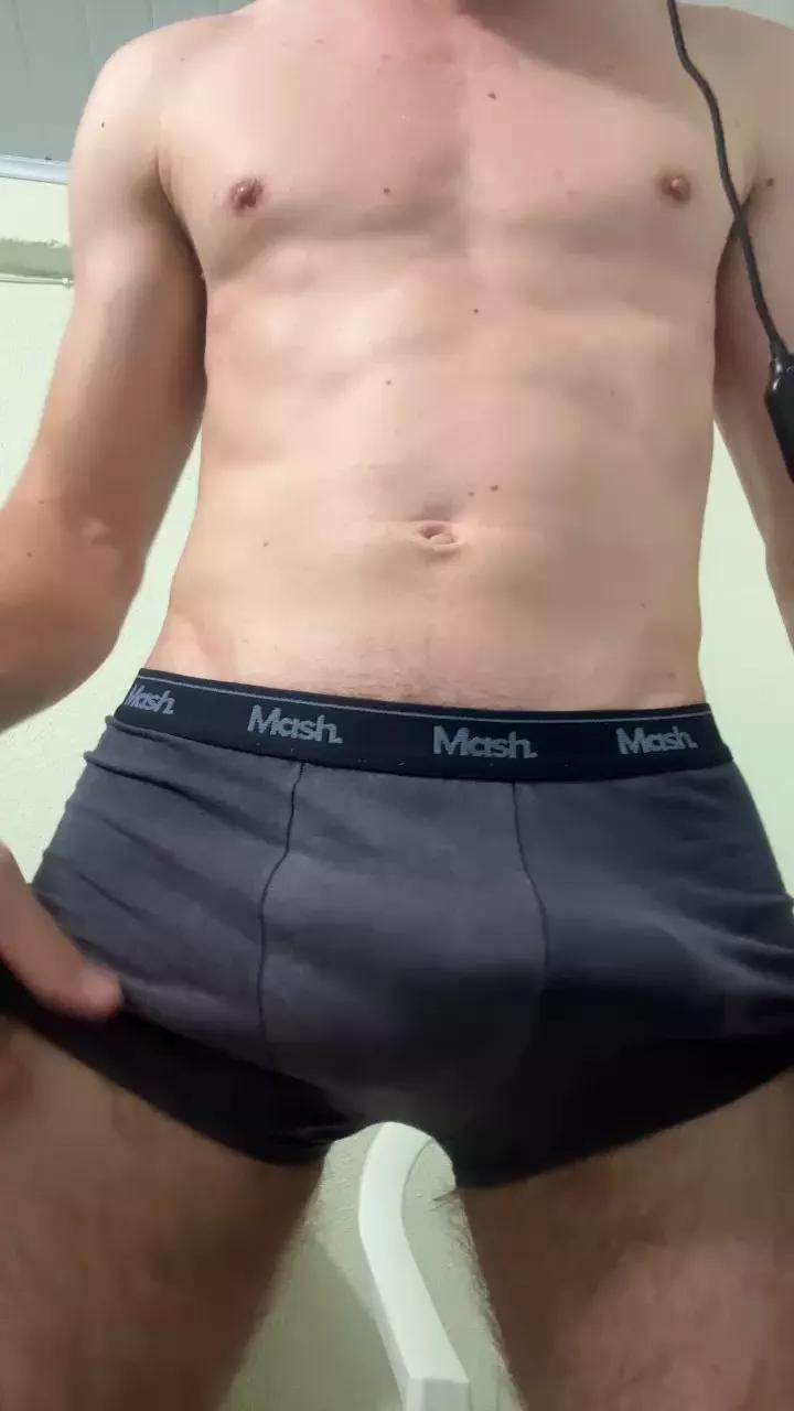 pika_red on Cam4 