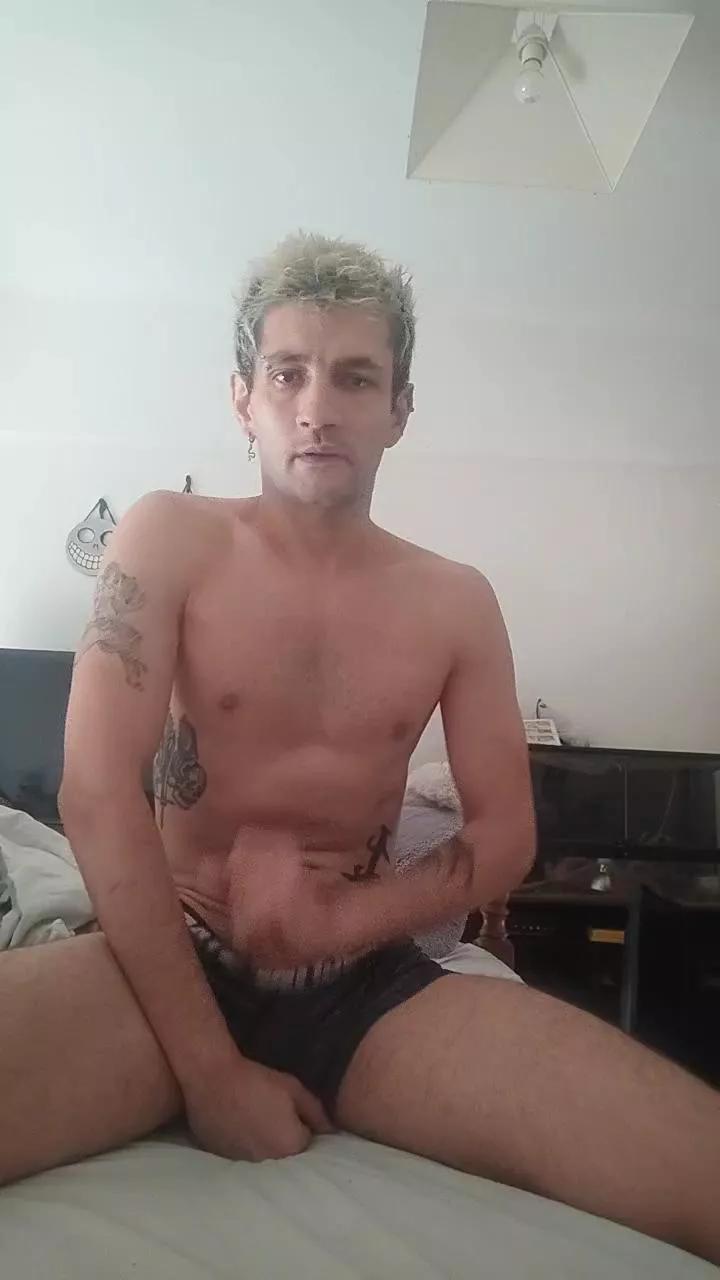 Poissinet1 on Cam4 