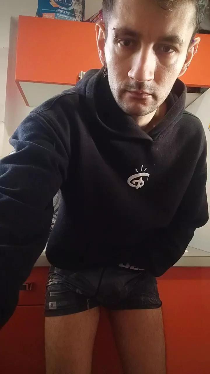 Poissinet1 on Cam4 