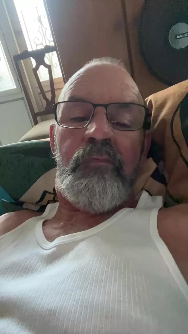 raul4396624 on Cam4 