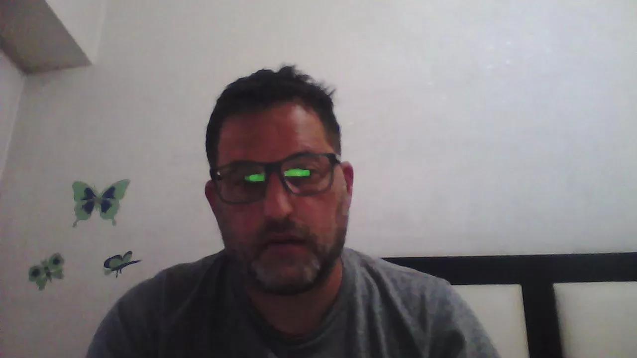 Reload_33 on Cam4 