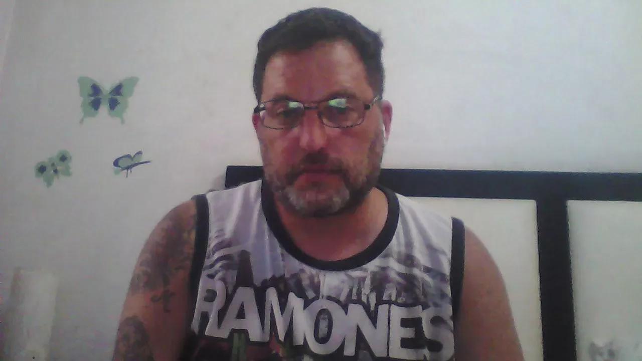 Reload_33 on Cam4 