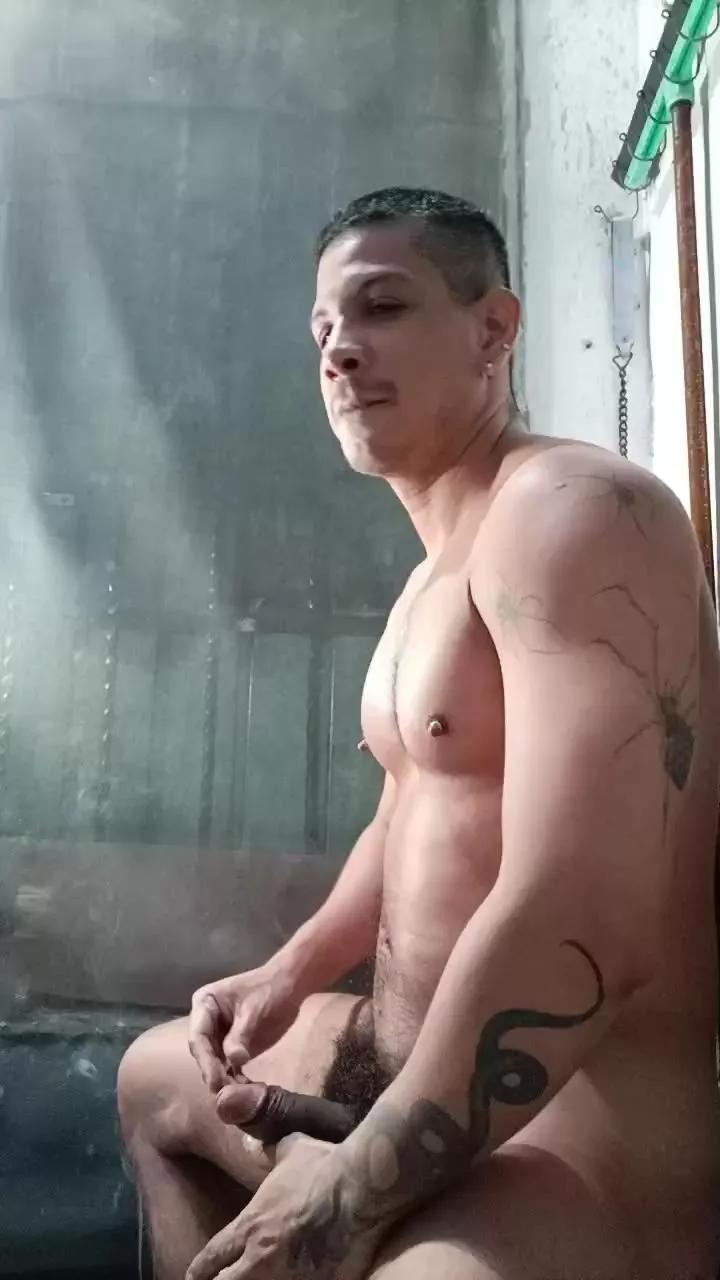 renatovallxxxy on Cam4 