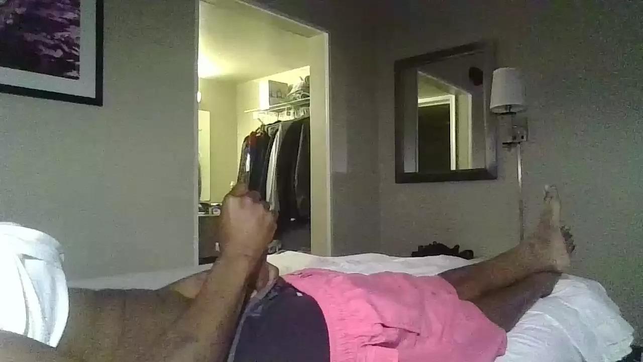 RonniePipeHer on Cam4 