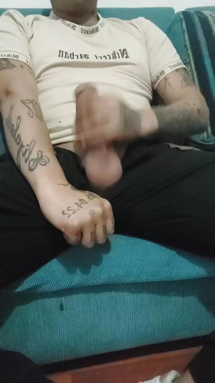 SandroAraya on Cam4 