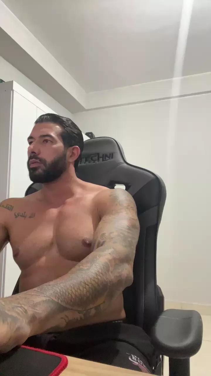 Saradoalto23 on Cam4 