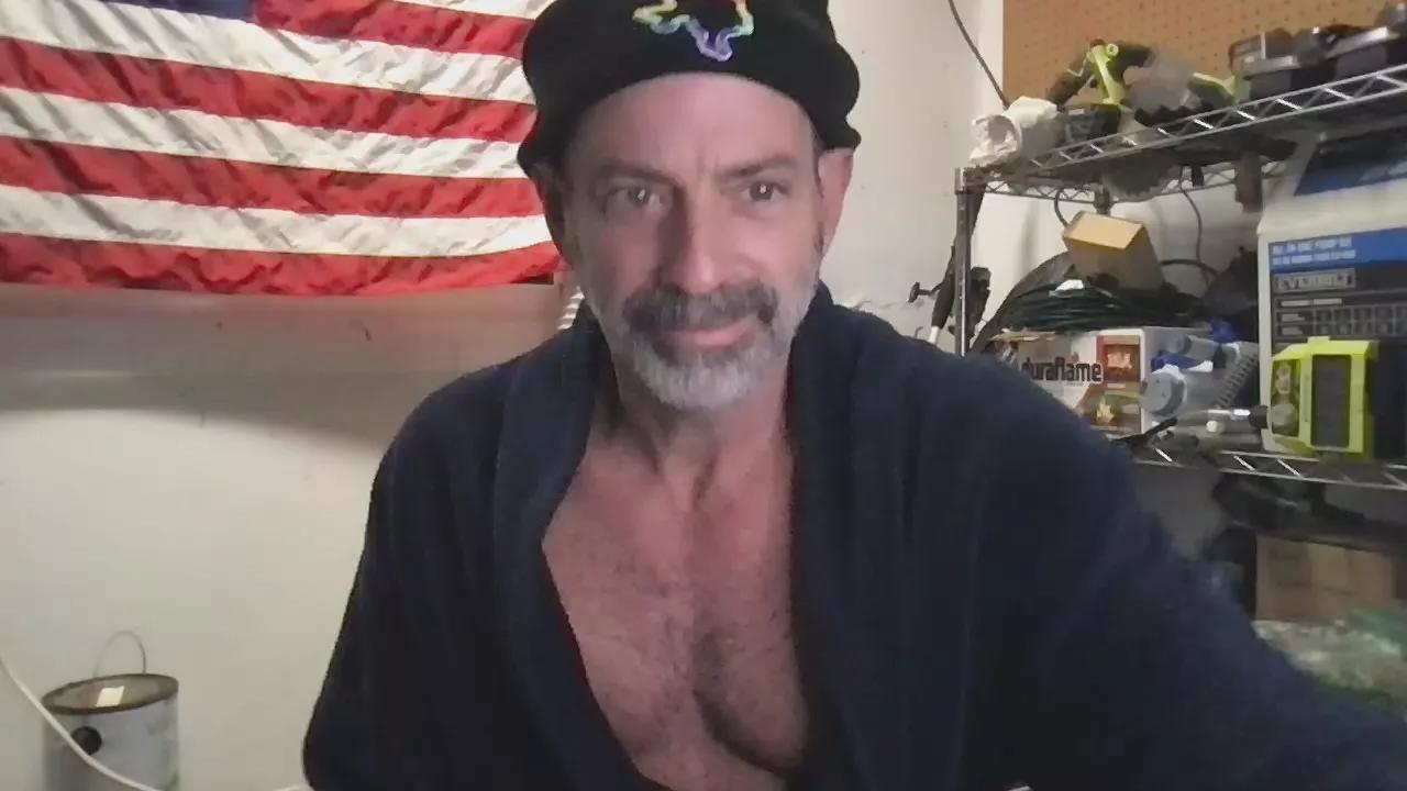 Silver_1k on Cam4 