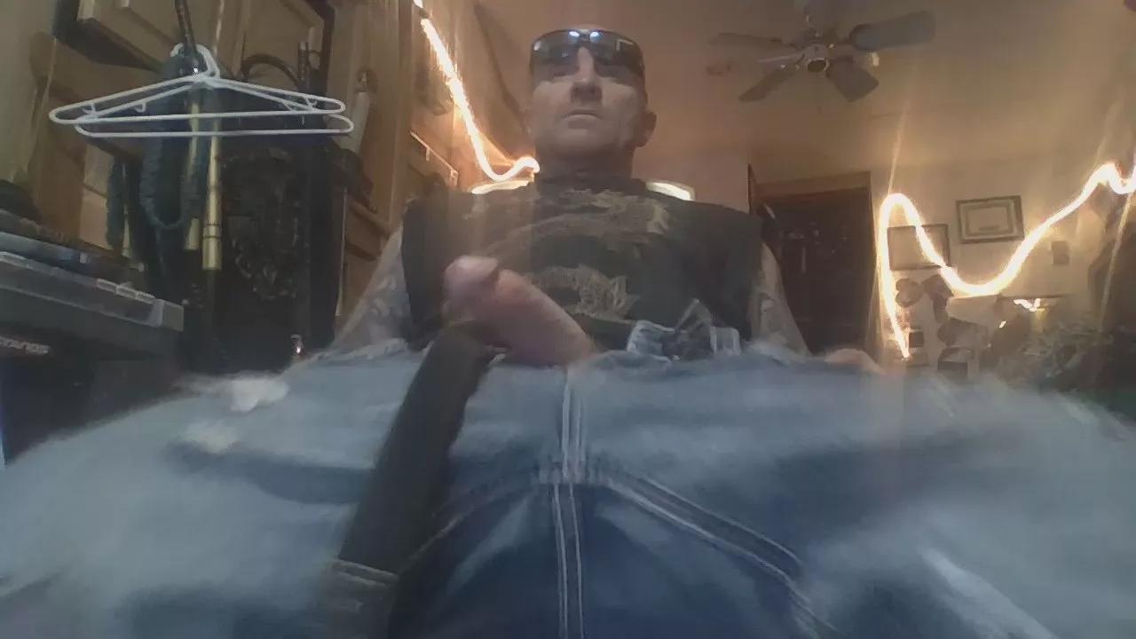 studioman123 on Cam4 