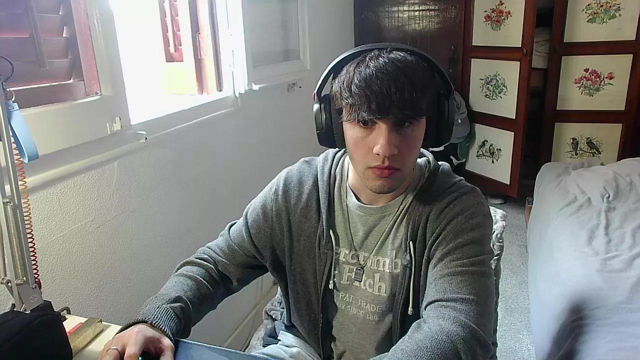 thebulgueboyy on Cam4 