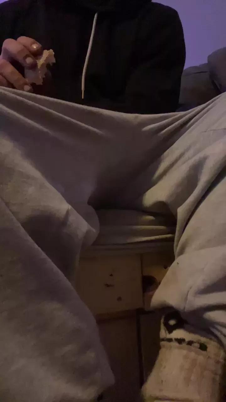 tobi332 on Cam4 