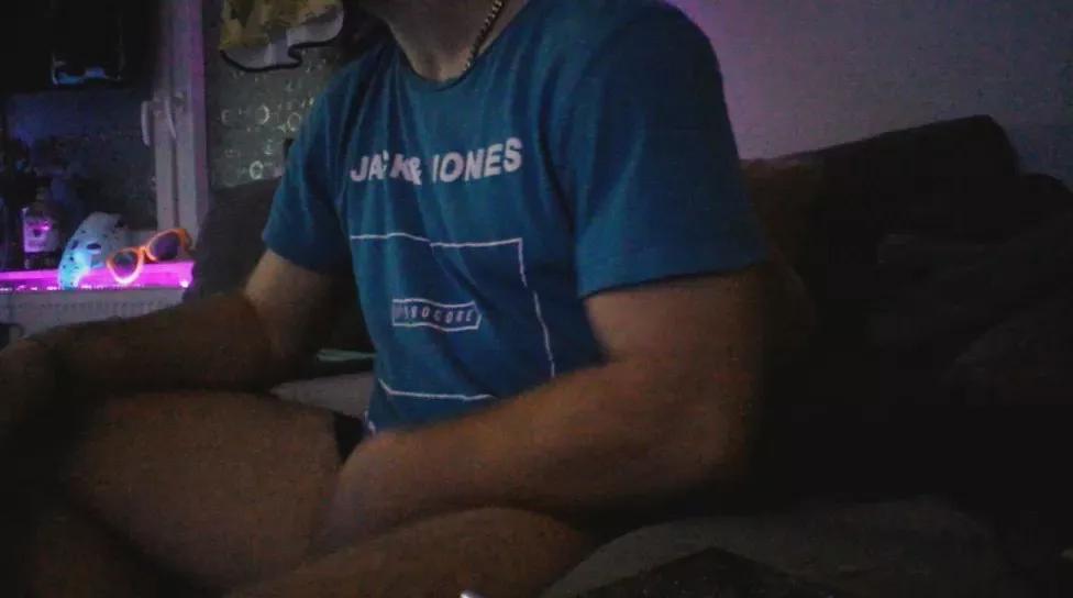 tobi332 on Cam4 