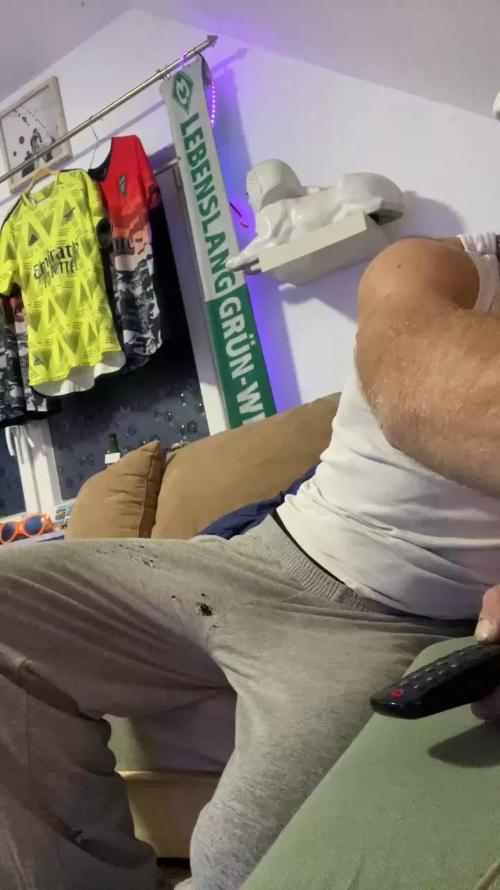 tobi332 on Cam4 