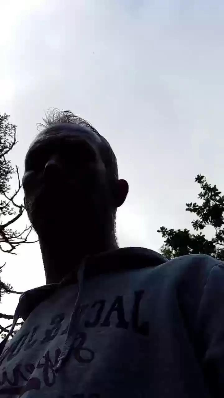Trolls37 on Cam4 