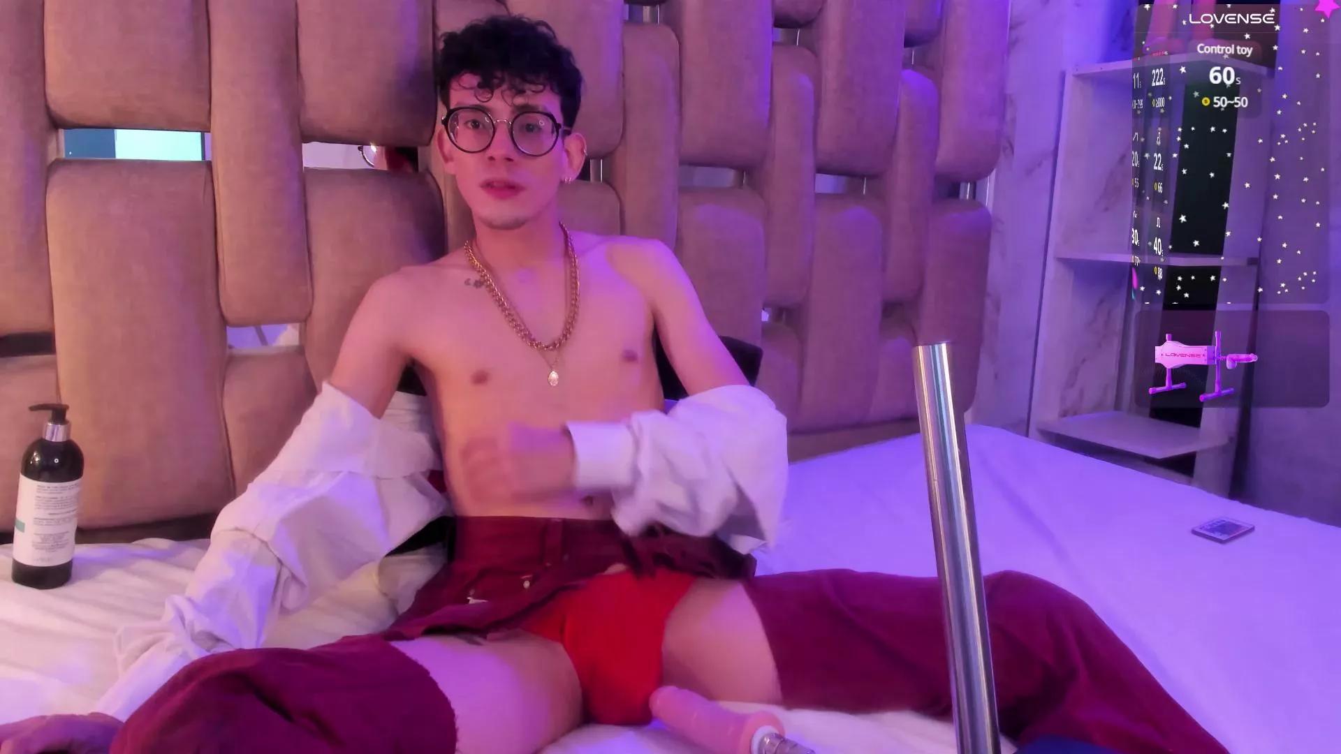 ValentinoMoreti on Cam4 