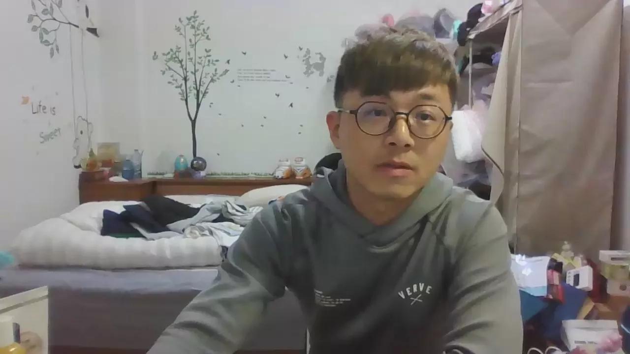 w2xist5 on Cam4 