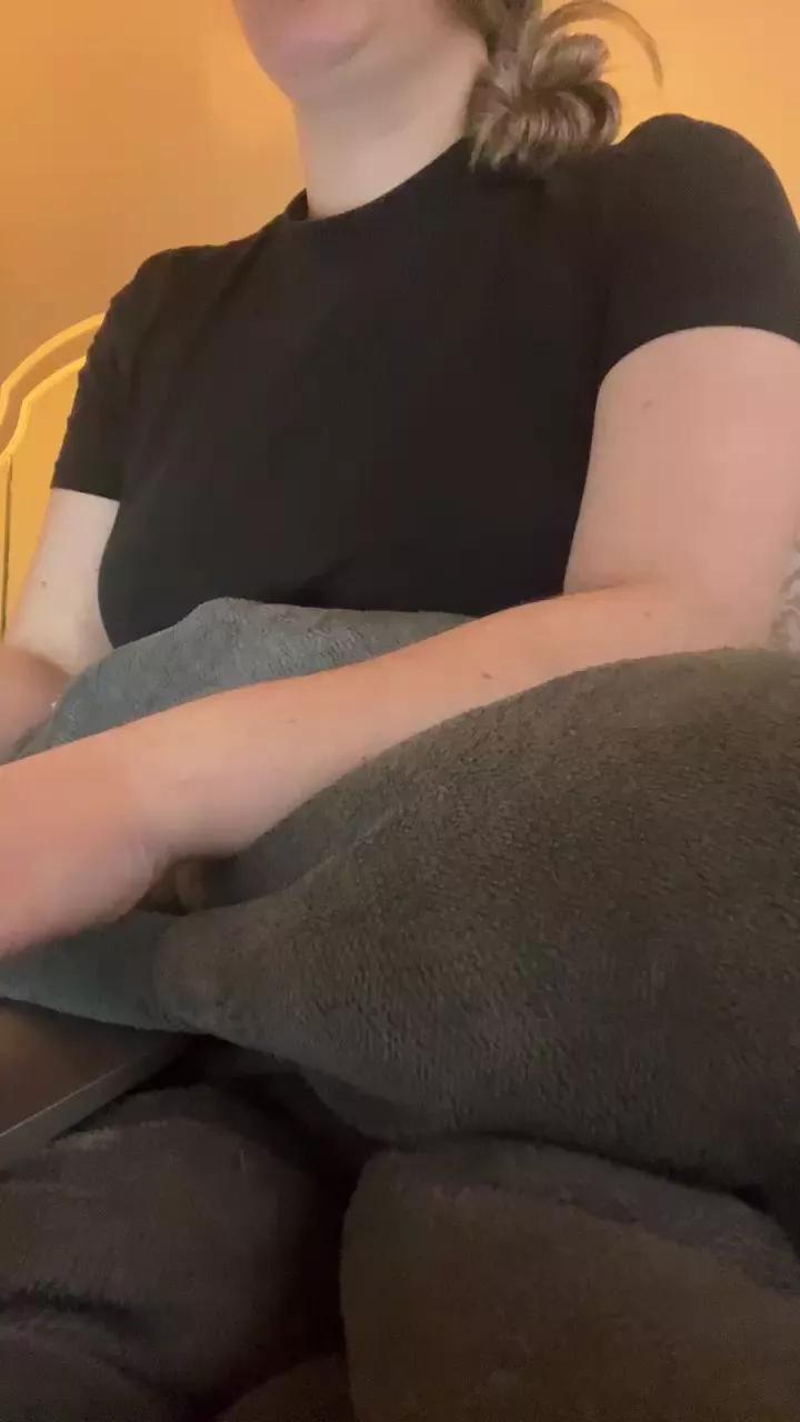 WhiteBubs on Cam4 