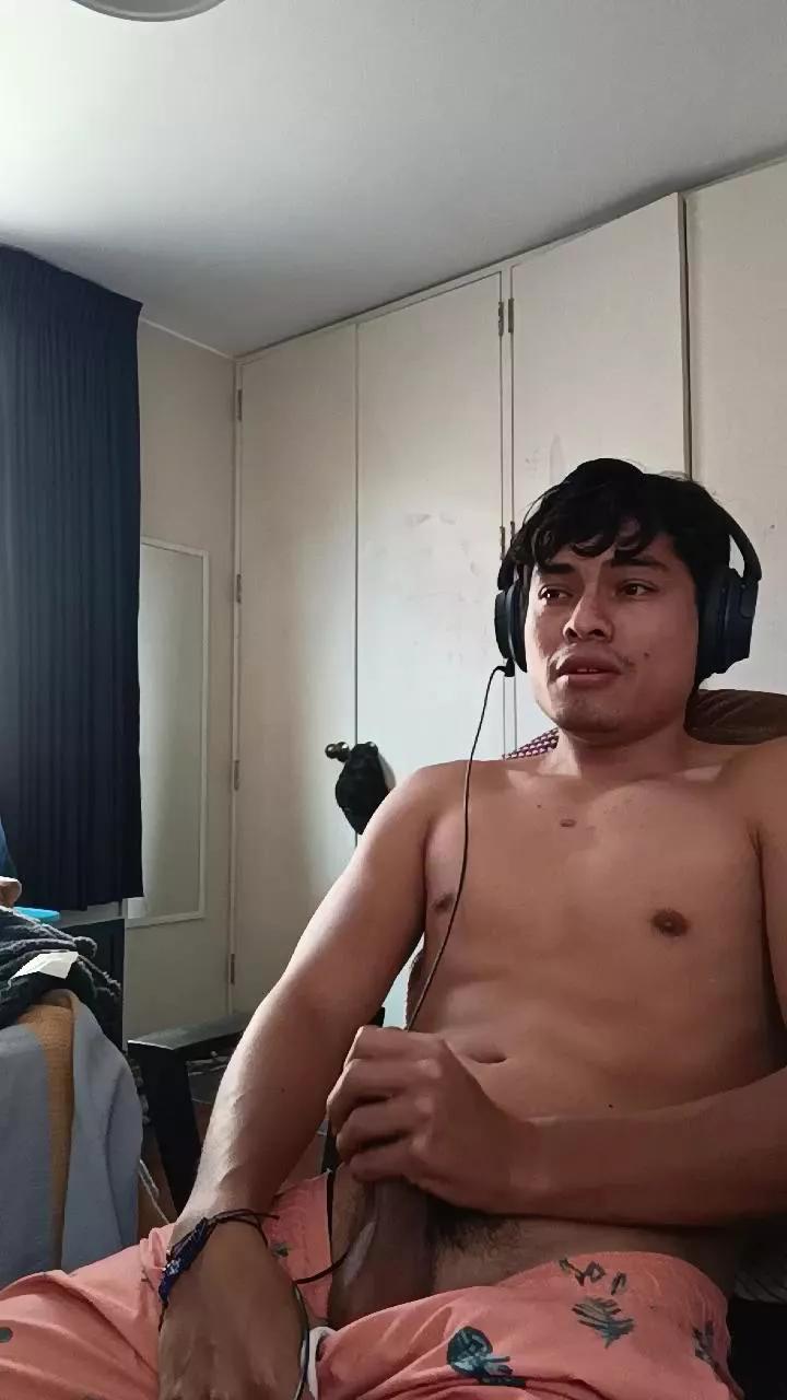 YesFrank on Cam4 