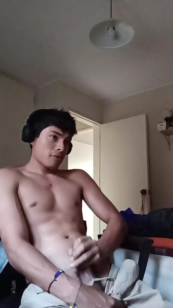 YesFrank on Cam4 