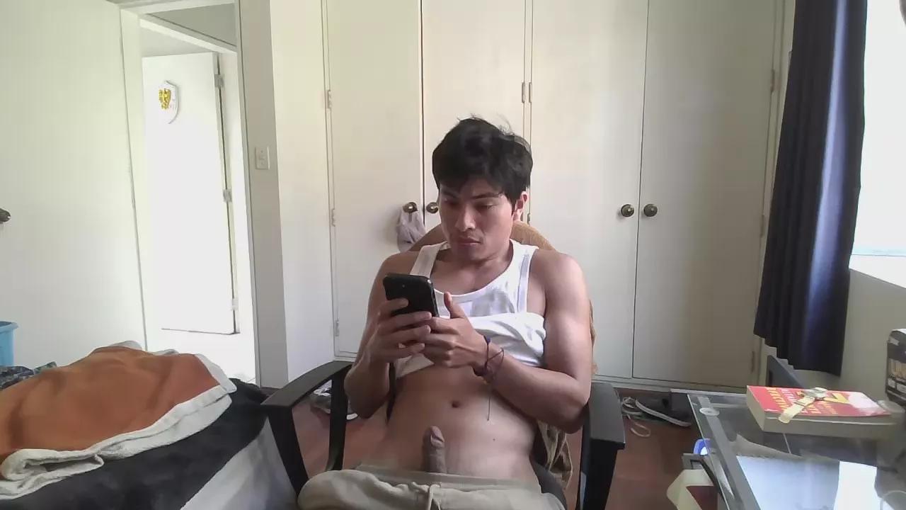 YesFrank on Cam4 