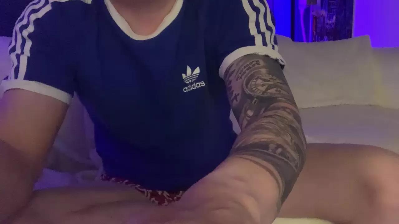 young_slut on Cam4 