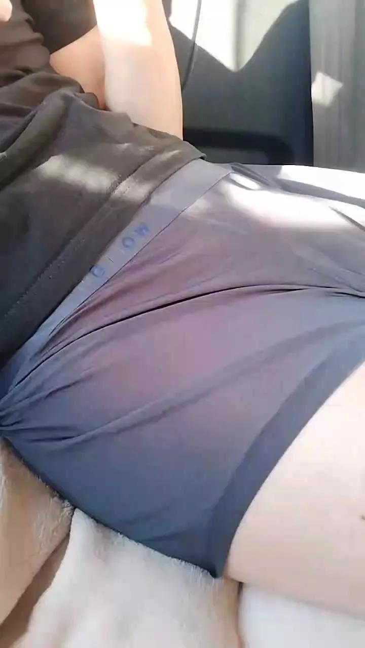zachs4545 on Cam4 