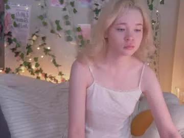 Freechat caramelangels on Chaturbate