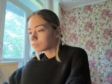 Freechat dinorahmroczkowski on Chaturbate