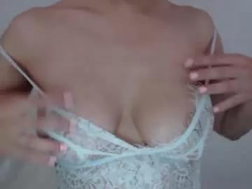 mikahdos on Chaturbate 