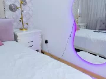 Freechat pia_johnson_ on Chaturbate