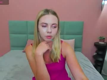 Freechat tessaadorable on Chaturbate