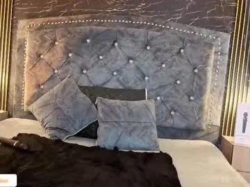 Freechat violett__golden on Chaturbate