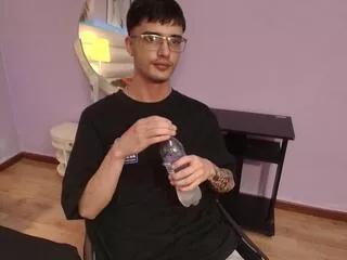 aleex_miller on Flirt4Free 