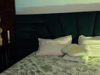 lola_berry on Flirt4Free 