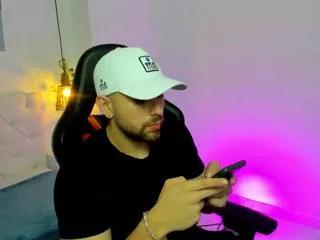 maximo_wolff on Flirt4Free 