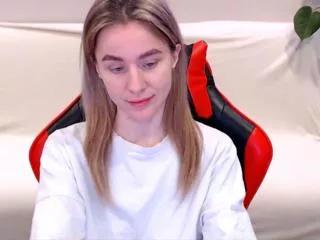 mila_henz on Flirt4Free 