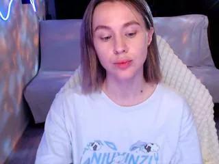 mila_henz on Flirt4Free 