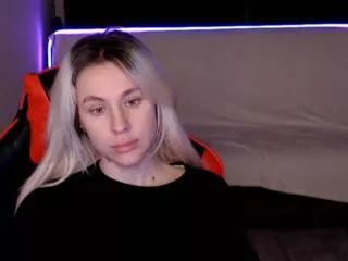 mila_henz on Flirt4Free 