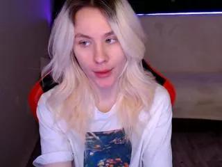 mila_henz on Flirt4Free 